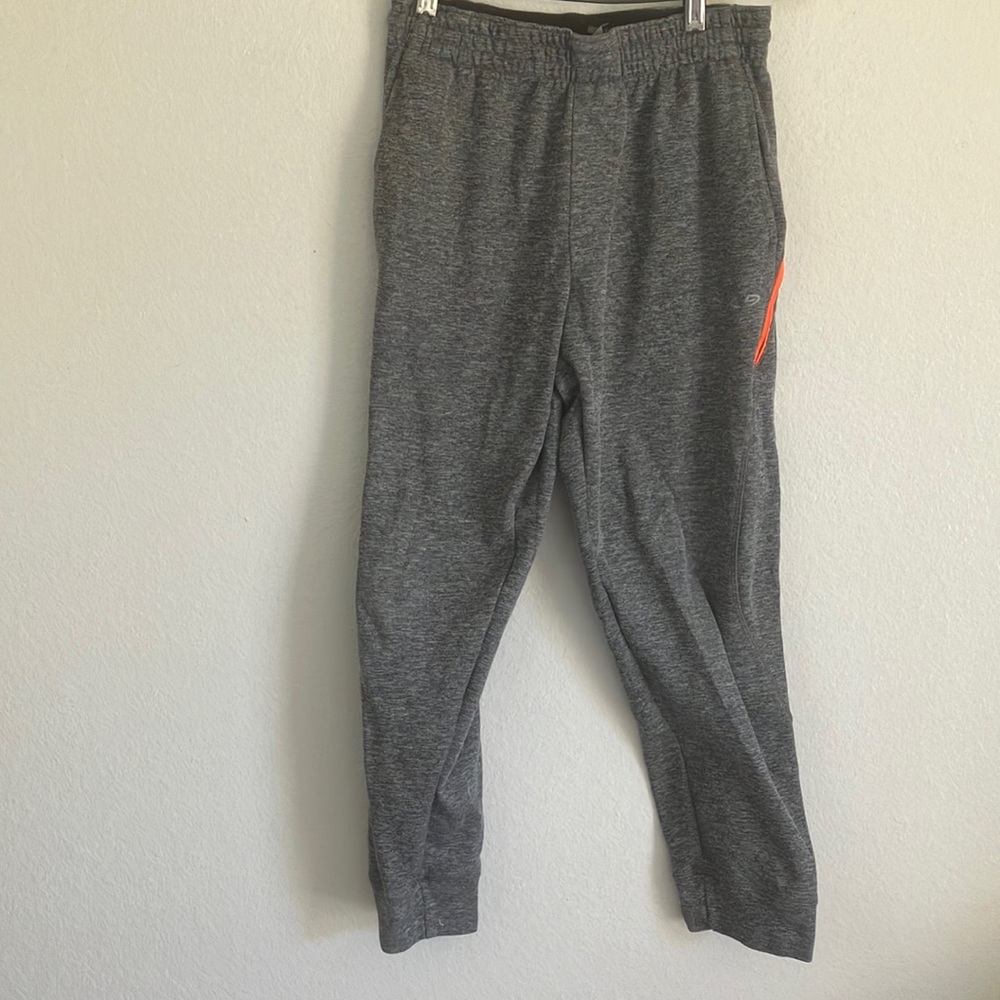 FINAL MARKDOWN Children’s champion sweatpants large